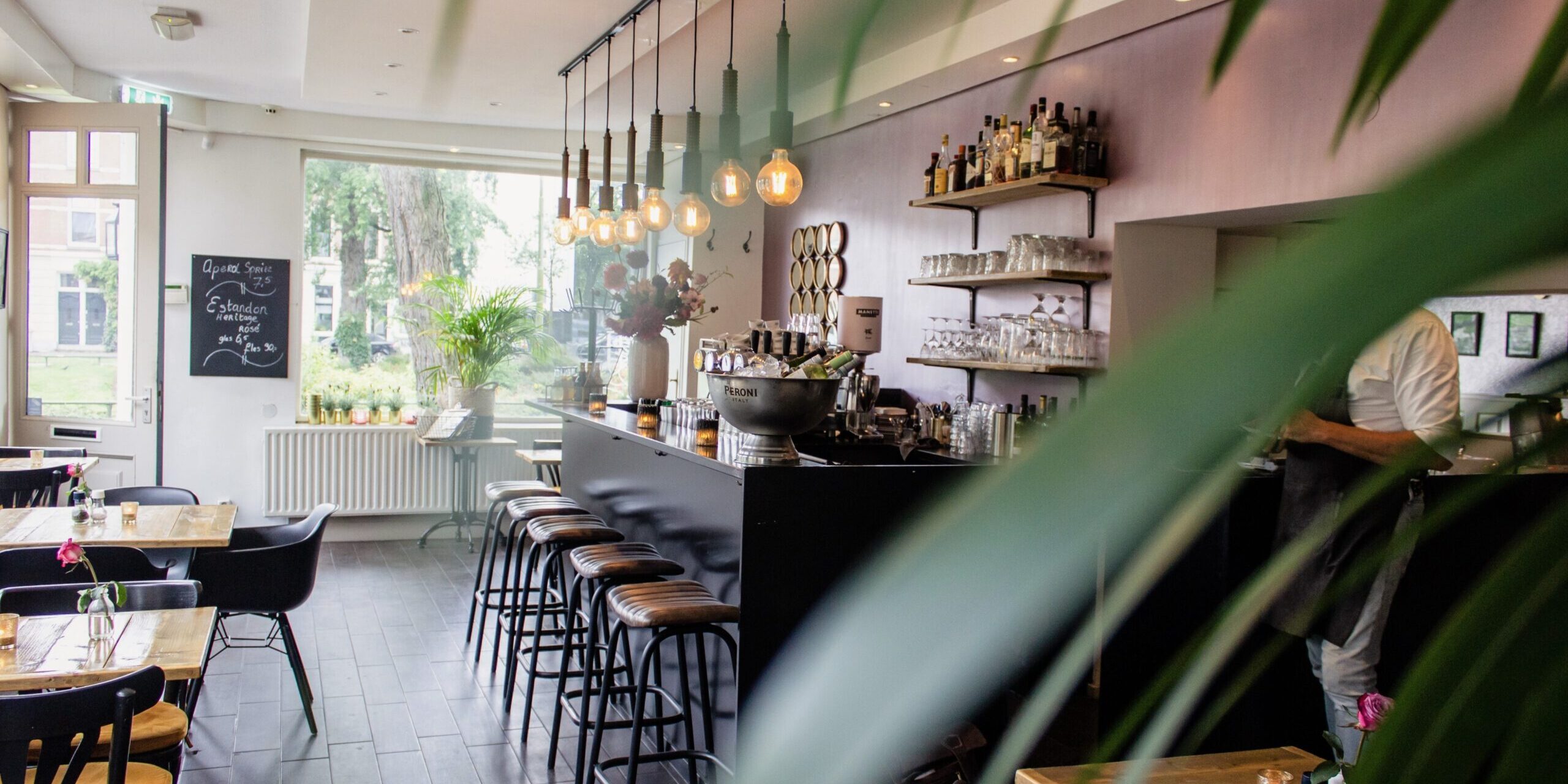 mobiliario para bares en madrid - barra