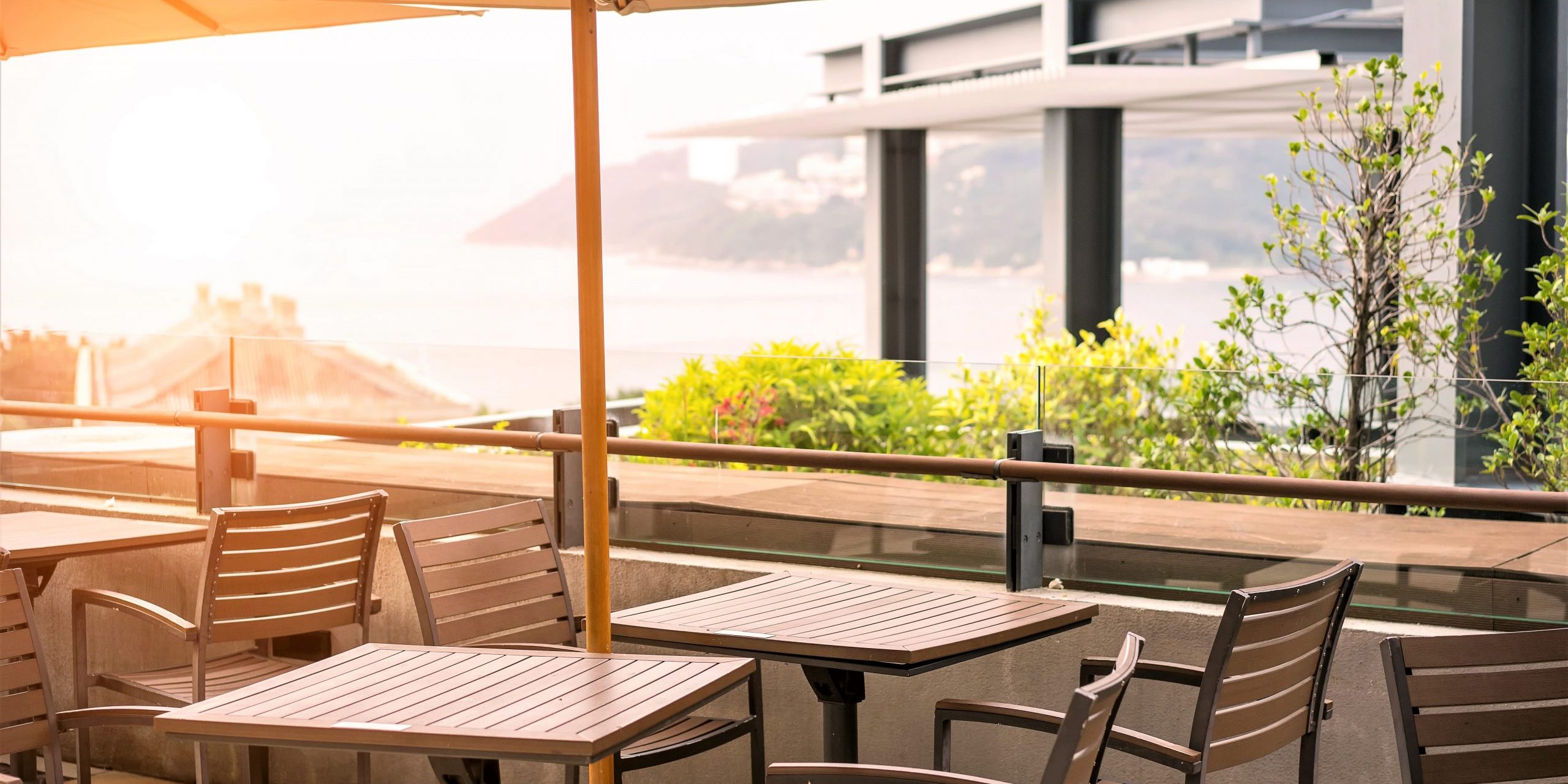 comprar mesas para terraza de bar en madrid – mesaa con sombrilla en terraza mesas terraza restaurante en madrid - mesa con sombrilla en terraza