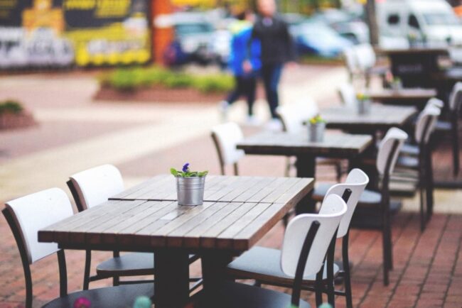 mesas terraza restaurante en madrid - blanco