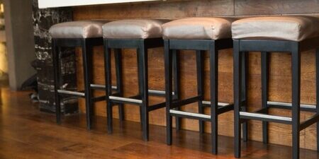 Taburetes de hostelería Madrid – Madera Taburetes de hostelería Madrid - Madera