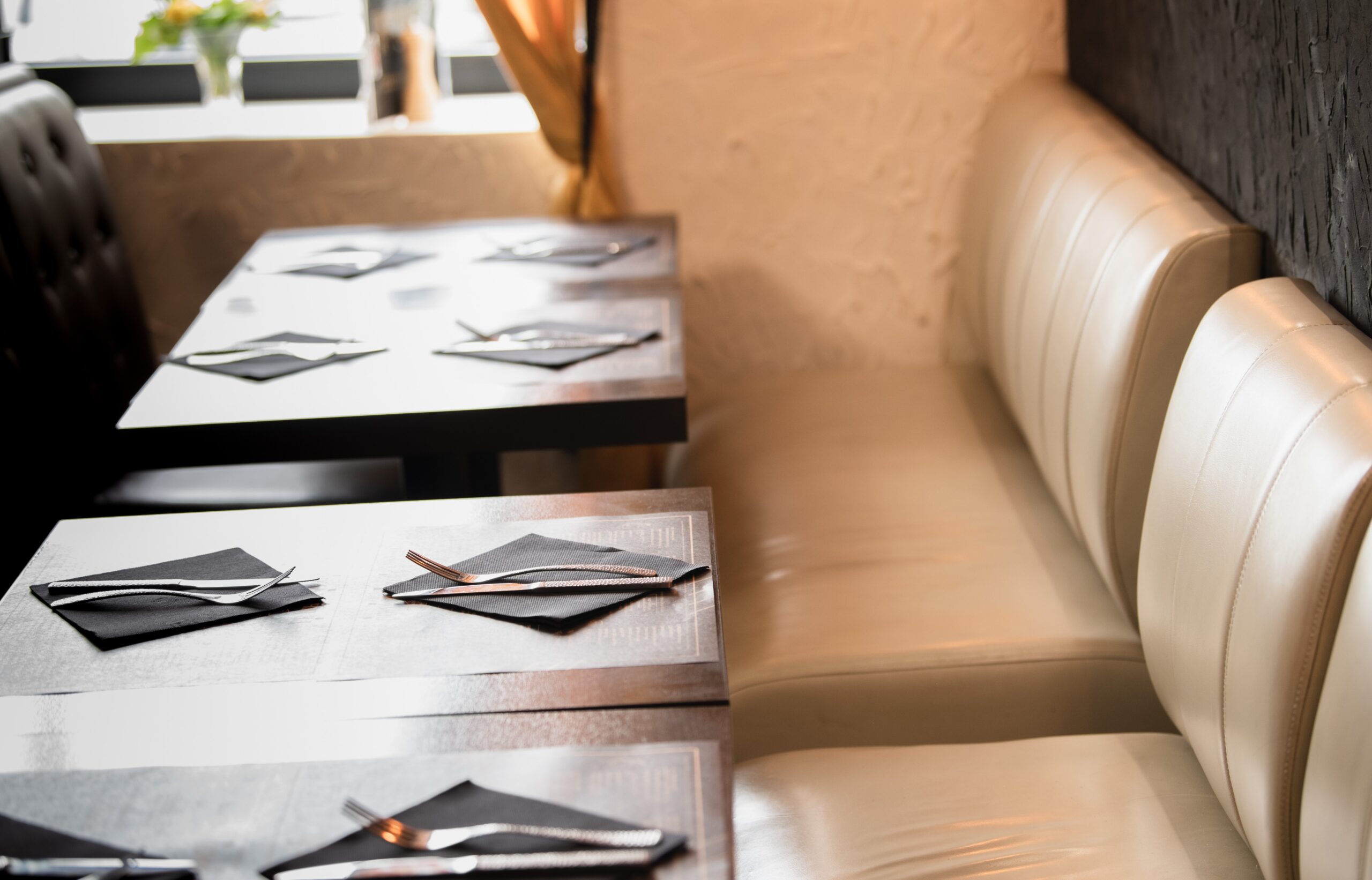 Bancos corridos en Madrid - restaurante